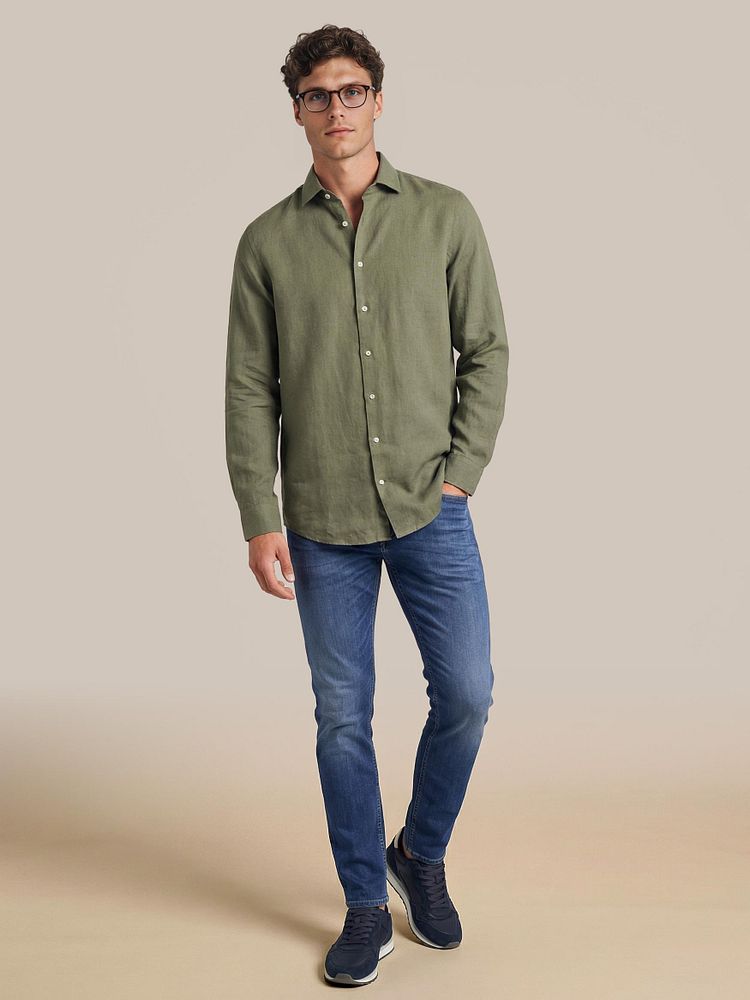 Jeans macFlexx superstretch h559 met Overhemd flanel olive, Riem structuur leer donkerblauw en Sneakers monterrey donkerblauw