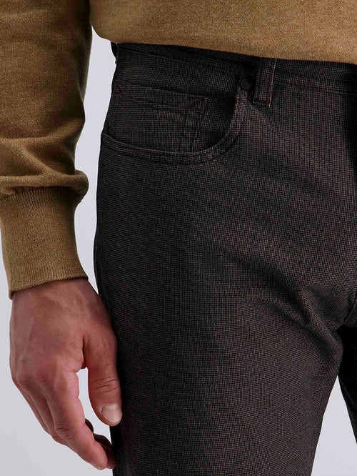 Broek Lyon tapered print bruin