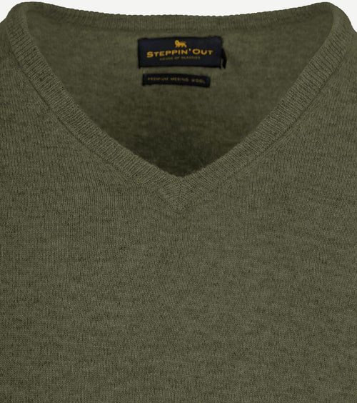 Steppin' Out pullover v-hals merinowol olijfgroen | Regular-fit