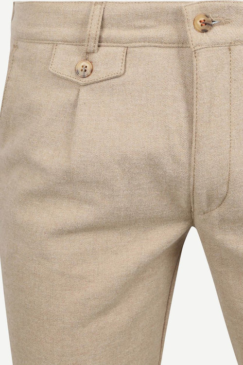 Suitable chino Pico pleat flanel sand