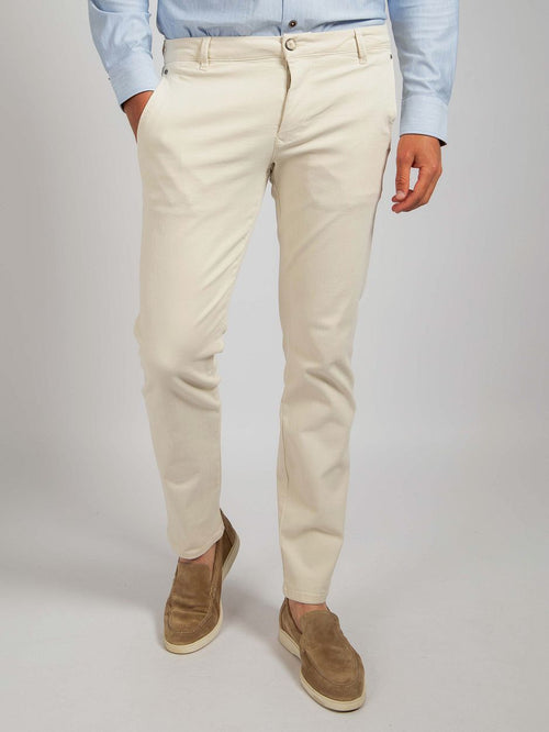 Suitable chino Pico wit