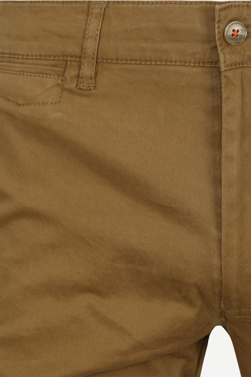 Suitable chino Plato khaki