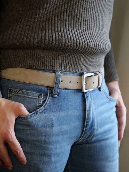 Suitable riem suede taupe 111