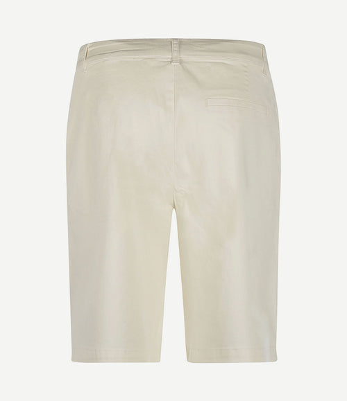Short classic sand
