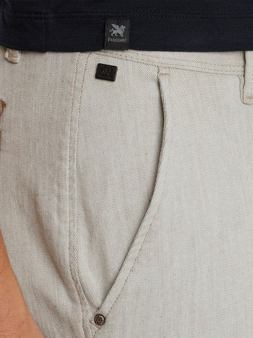 V9 chino short ecru