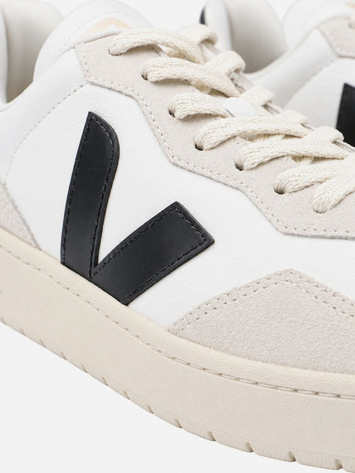 Sneakers v-90 zwart